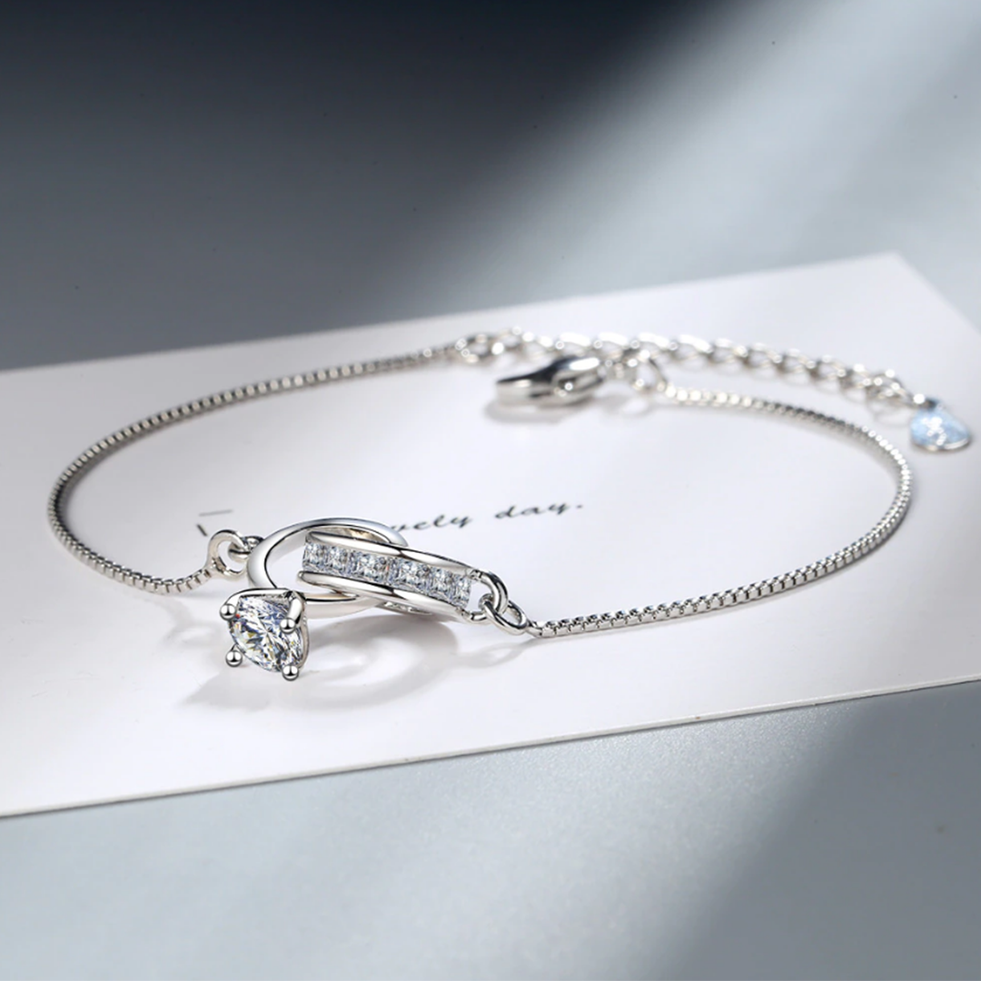 Pulseras con dijes geométricos de corazón y doble círculo