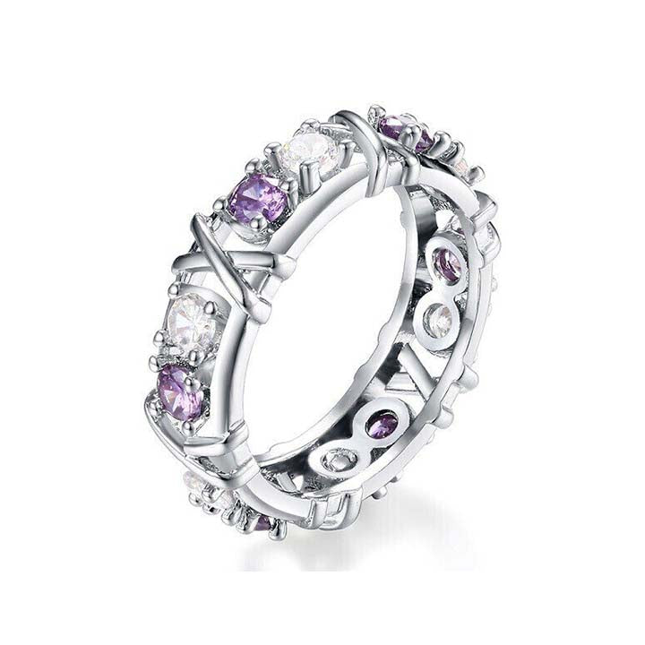 Anillo de plata de ley con cruz de diamantes